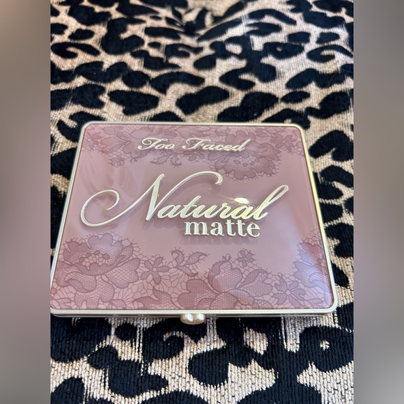 Too Faced natural eyes matte eyeshadow pallete - Picture 5 of 6